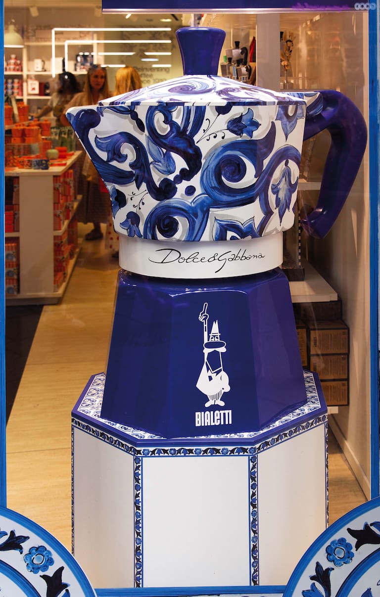 Colaboración de marcas: Dolce & Gabbana y Bialetti.