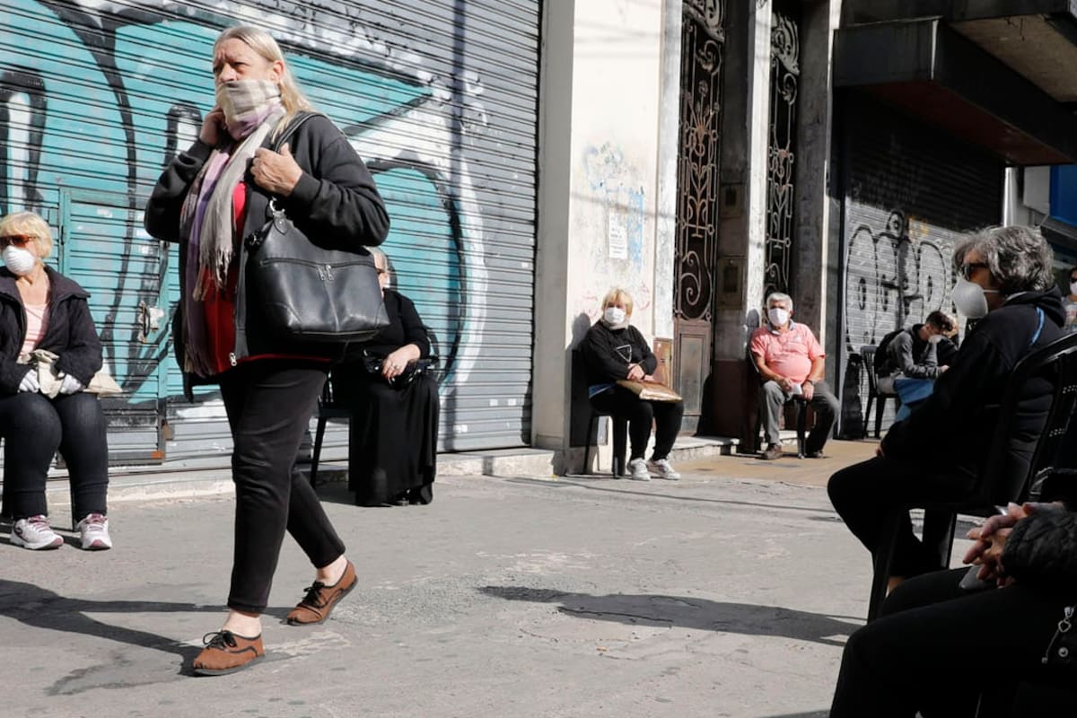 Los jubilados no bancarizados deben salir a cobrar sus haberes, pese al riesgo