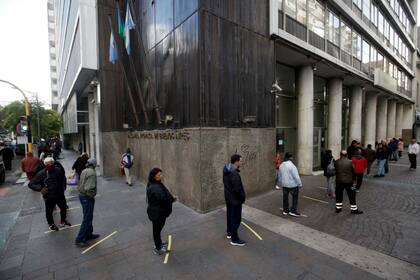 Colas en el Banco Provincia de Mar del Plata