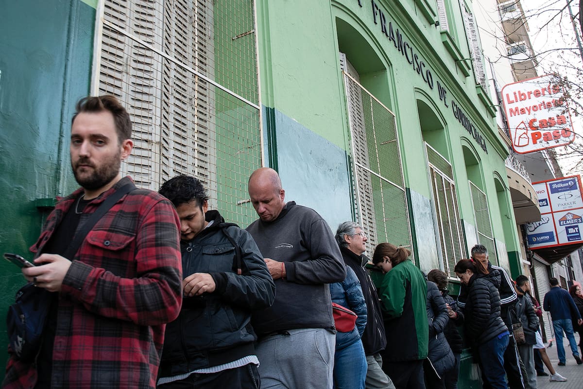 Colas para votar en la ciudad de Buenos Aires
