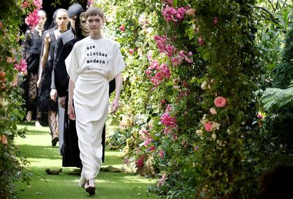 ¿La ropa es moderna? Maria Grazia Chiuri respondió
