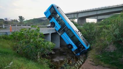 Colectivo atascado en Santa Fe