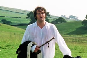Colin Firth fue el protagonista de la serie y ahora su look será subastado (Captura video)