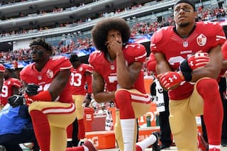 Estados Unidos celebra el inicio de su fútbol, sin protestas y con un "acierto" de LeBron James