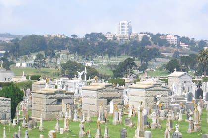 Colma, en California, cuenta con 17 cementerios