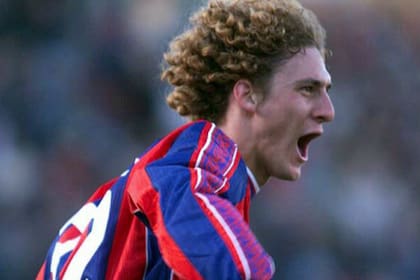 Un juvenil Coloccini, campeón con San Lorenzo en 2001; amor eterno y distancia actual con el Ciclón, una relación difícil de explicar para el zaguero