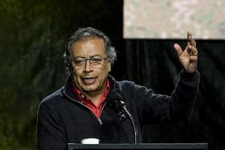 Colombia: el Senado avala la salida del país de Petro