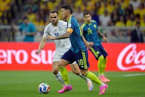 Colombia no juega cómoda pero tampoco sufre, mientras Uzbekistán se refugia en su zona y espera