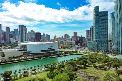 Colombianos y argentinos lideran el ranking de búsquedas de propiedades al sur de Florida, los compradores buscan inmuebles para rentar o habitar