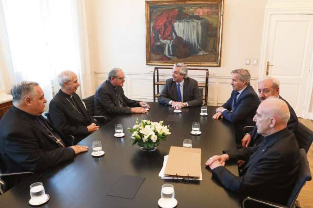 Colombo, Poli, Ojea, Fernández, Solá, Oliveri y Malfa, en la Casa Rosada