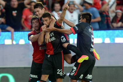 Colón se hizo fuerte en el Cementerio ante Rafaela