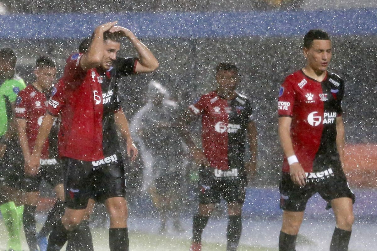 Colón vive días agitados antes del regreso de la Superliga