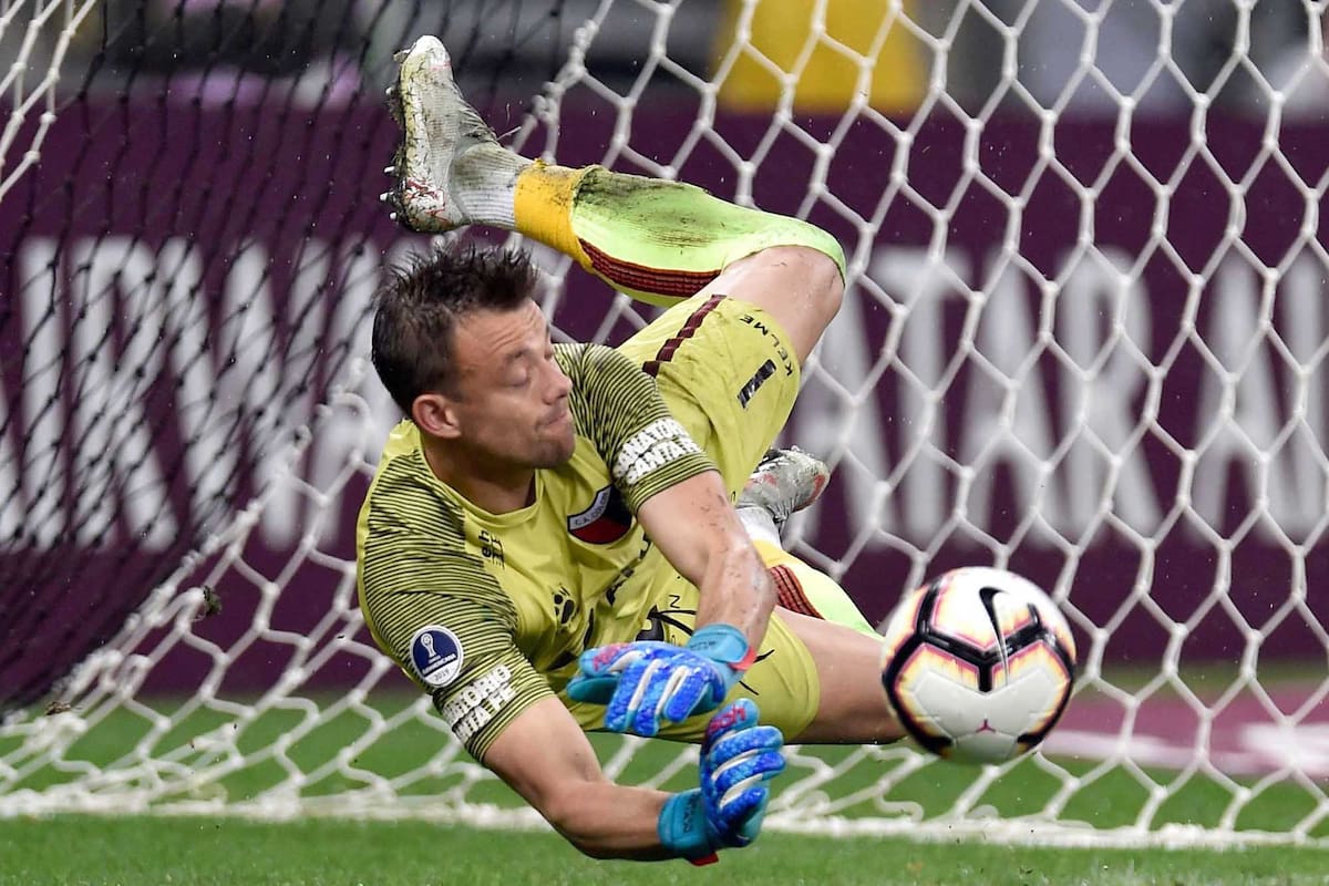 Colon Vs Atletico Mineiro . Leonardo Burian