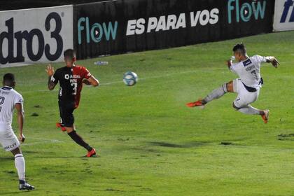 Colón vs Talleres. 1er gol de Talleres