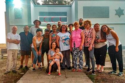 El trabajo cooperativo de vecinos y allegados al pueblo logró la hazaña