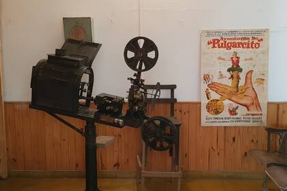 El cine comenzó a proyectar películas en 1946