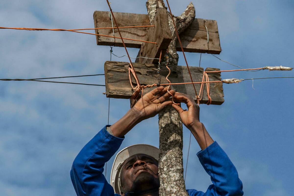 Colrerd Nkosi no tenía conocimientos de electricidad, pero logró un invento innovador