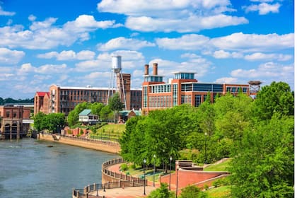 Columbus está ubicada al oeste de Georgia