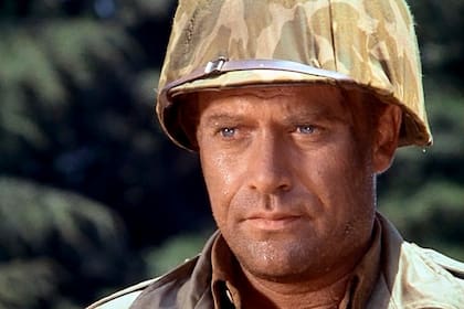 Combate: la exitosa serie que se atrevió a hacer foco en el costado humano de una guerra y se convirtió en la fatal condena de su protagonista