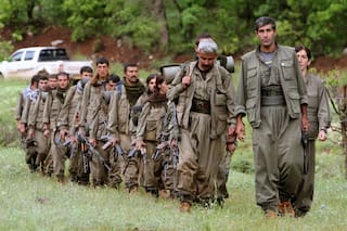 Kurdos se retiran de campamentos en el norte de Irak bajo acuerdo con Turquía