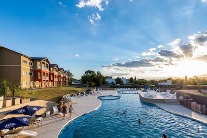 Combiná el confort de un hotel con las sierras, los arroyos y la movida gastronómica que te ofrece Córdoba