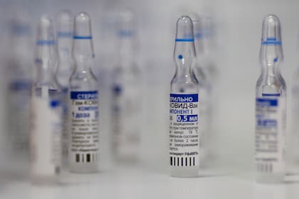 Combinación de la vacuna AstraZeneca con el primer componente de Sputnik V: alto crecimiento de anticuerpos neutralizantes