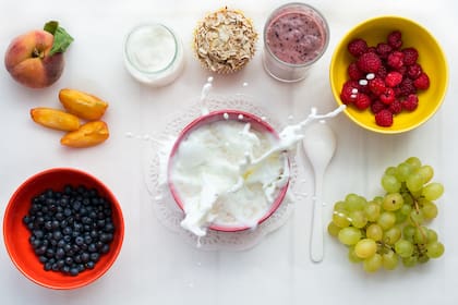 Combinar distintos grupos de alimentos favorece una dieta más equilibrada y nutritiva en la infancia.