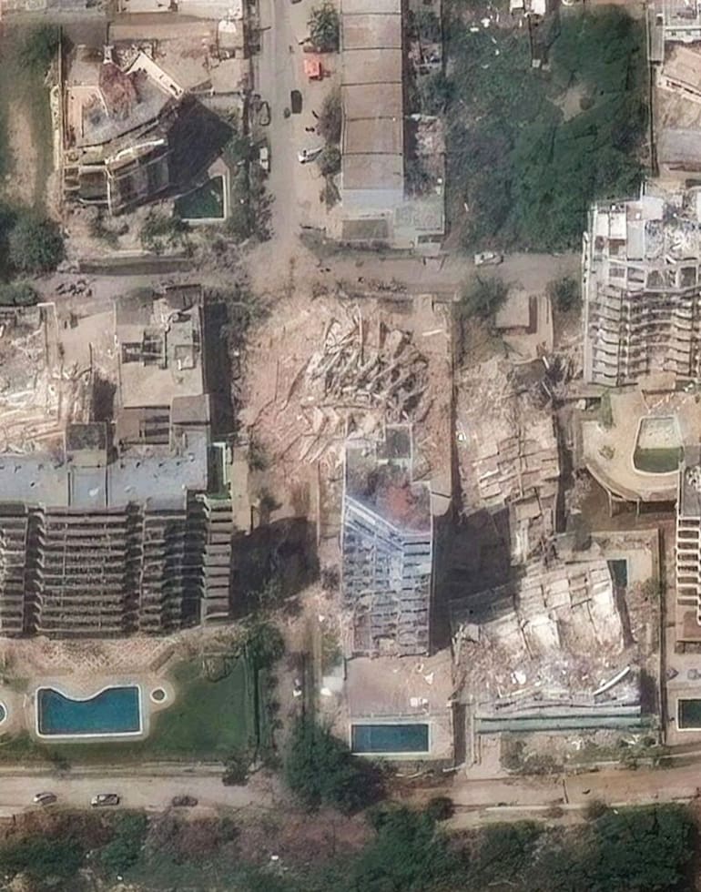(COMBO) This combination of pictures created on June 25, 2026 shows a handout satellite image taken on June 22, 2026 and released on June 25 by Vantor showing a general view of aparment buildings in La Guaira, Venezuela, before a twin earthquake (top), and a handout satellite image taken on June 25, 2026 by Vantor showing a general view of collapsed apartment buildings in La Guaira, Venezuela, after a twin earthquake. The death toll from two powerful earthquakes in Venezuela has risen to at least 188, with more than 1,520 others injured, top lawmaker Jorge Rodriguez said on June 25. Twin quakes, which the US Geological Survey measured at magnitudes 7.2 and 7.5, hit northern Venezuela within a minute of each other on Wednesday night, sending buildings collapsing and trapping many in the rubble. (Photo by Handout / Satellite image ©2026 Vantor / AFP) / RESTRICTED TO EDITORIAL USE - MANDATORY CREDIT "AFP PHOTO / Stellite image © 2026 Vantor " - NO MARKETING NO ADVERTISING CAMPAIGNS - DISTRIBUTED AS A SERVICE TO CLIENTS
RESTRICTED TO EDITORIAL USE - MANDATORY CREDIT "AFP PHOTO / Stellite image © 2026 Vantor " - NO MARKETING NO ADVERTISING CAMPAIGNS - DISTRIBUTED AS A SERVICE TO CLIENTS /