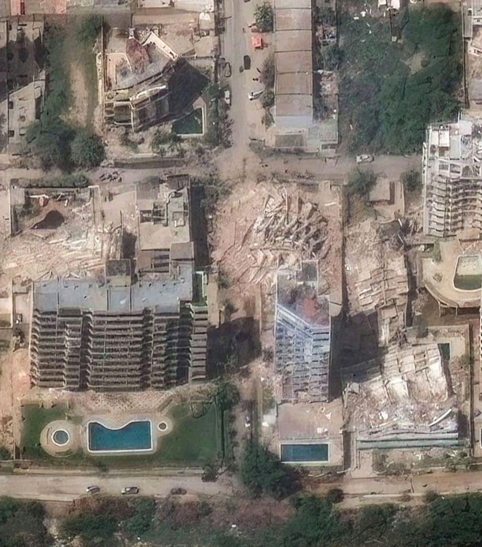 (COMBO) This combination of pictures created on June 25, 2026 shows a handout satellite image taken on June 22, 2026 and released on June 25 by Vantor showing a general view of aparment buildings in La Guaira, Venezuela, before a twin earthquake (top), and a handout satellite image taken on June 25, 2026 by Vantor showing a general view of collapsed apartment buildings in La Guaira, Venezuela, after a twin earthquake. The death toll from two powerful earthquakes in Venezuela has risen to at least 188, with more than 1,520 others injured, top lawmaker Jorge Rodriguez said on June 25. Twin quakes, which the US Geological Survey measured at magnitudes 7.2 and 7.5, hit northern Venezuela within a minute of each other on Wednesday night, sending buildings collapsing and trapping many in the rubble. (Photo by Handout / Satellite image ©2026 Vantor / AFP) / RESTRICTED TO EDITORIAL USE - MANDATORY CREDIT "AFP PHOTO / Stellite image © 2026 Vantor " - NO MARKETING NO ADVERTISING CAMPAIGNS - DISTRIBUTED AS A SERVICE TO CLIENTS
RESTRICTED TO EDITORIAL USE - MANDATORY CREDIT "AFP PHOTO / Stellite image © 2026 Vantor " - NO MARKETING NO ADVERTISING CAMPAIGNS - DISTRIBUTED AS A SERVICE TO CLIENTS /