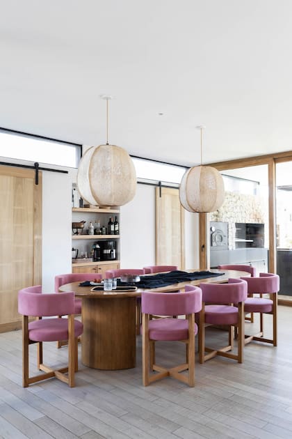 Comedor diario con mesa (Wildforest Deco) y sillas (mini.markett).