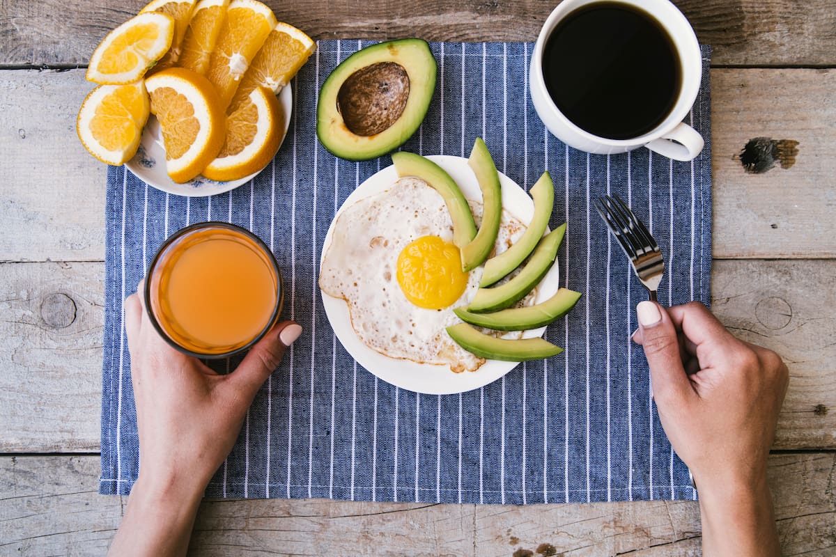 Comenzar el día con un desayuno equilibrado es fundamental (Foto de carácter ilustrativo: Freepik)