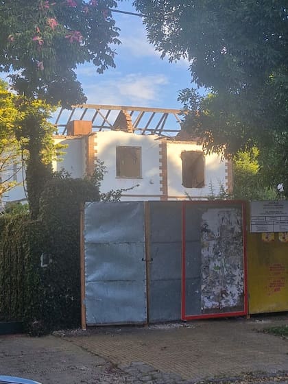 Comenzaron los trabajos de demolición en el chalet Basset Smith