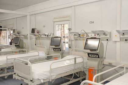 Algunas salas de terapia están completas y los municipios analizan trasladar respiradores, habilitar nuevas áreas y aprovechar las camas de los centros de salud modulares