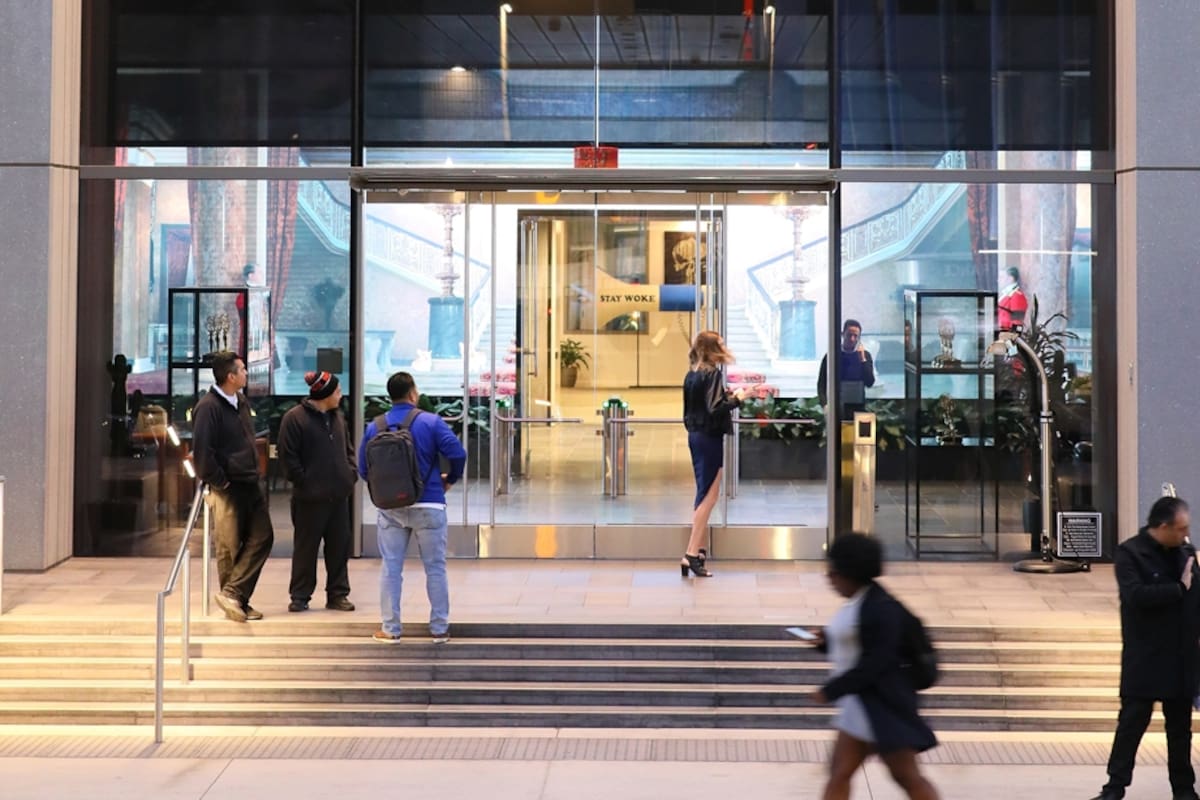 Comenzó como un delivery de videos y hoy es el rey del streaming y un protagonista de la industria cinematográfica. la nacion revista visitó sus estudios en Los Ángeles para conocer cómo este gigante está rediseñando el futuro de los contenidos