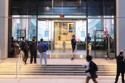 Comenzó como un delivery de videos y hoy es el rey del streaming y un protagonista de la industria cinematográfica. la nacion revista visitó sus estudios en Los Ángeles para conocer cómo este gigante está rediseñando el futuro de los contenidos