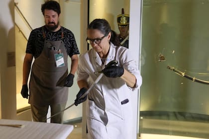 Comenzó el traslado del Sable Corvo del General San Martín al Regimiento de Granaderos a Caballo, donde quedará bajo custodia militar permanente.