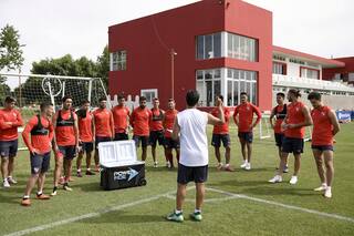 Independiente se desarma y Ariel Holan entra en la temida curva del desencanto