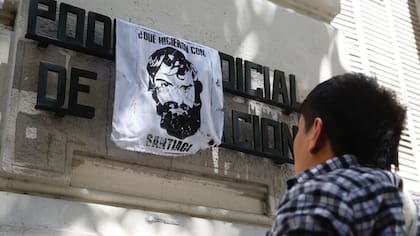 Carteles para la familia de Santiago Maldonado