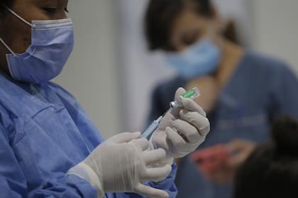 La provincia de Buenos Aires dispondrá de 100 postas de vacunación para La Noche de las Vacunas