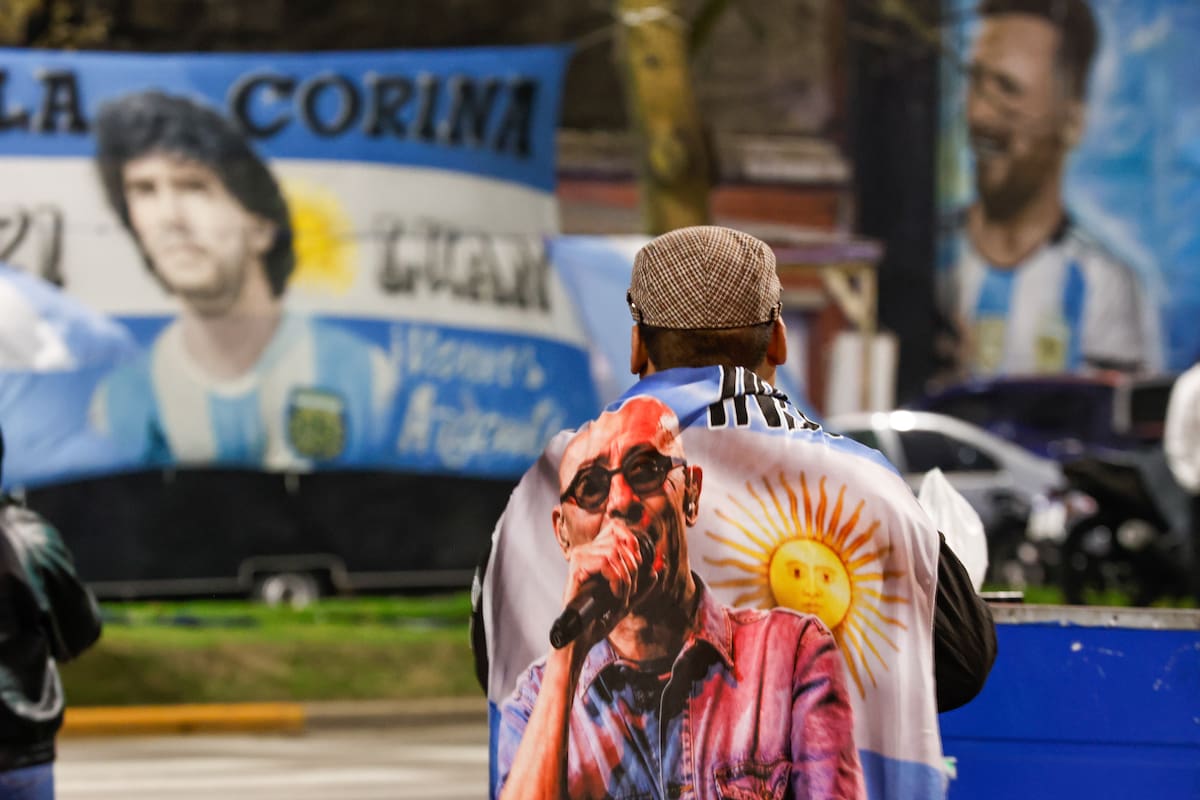 Comenzó la vigilia en Avellaneda para la despedida pública del Indio Solari: cómo serán el operativo y los accesos