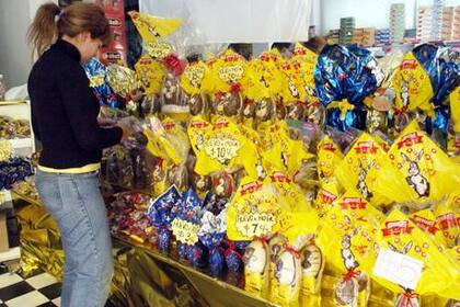 Comer en esta Semana Santa será más caro que el año pasado. El pescado aumentó un 30 por ciento y los huevos de chocolate, cerca del 20 por ciento.