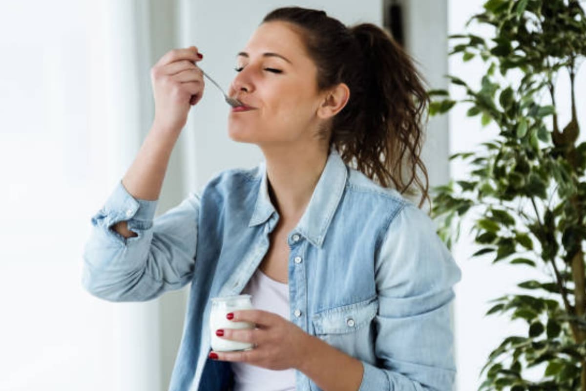 Comer yogur todos los días tiene efectos en el sistema digestivo