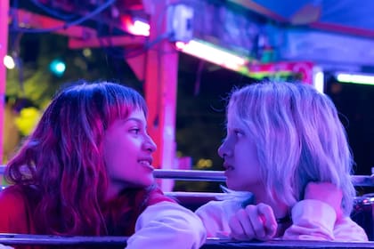 Cometierra, la novela de la argentina Dolores Reyes, es reinventada en una serie efectiva, universal y algo impersonal