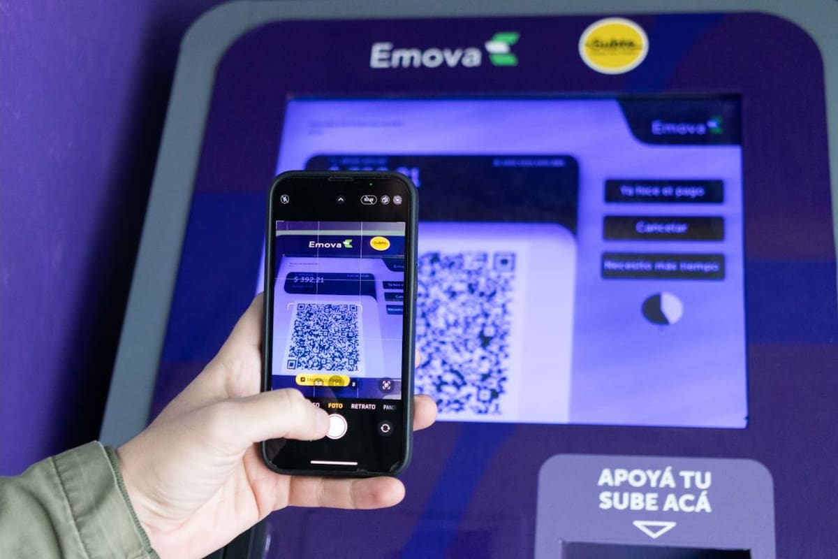 Comienza a funcionar el código QR para pagar el subte con el celular