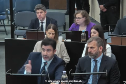 Comienza el juicio por la causa Hotesur por supuesto lavado de dinero.
Cristina Kirchner; Máximo Kirchner; Cristóbal López; Lázaro Báez