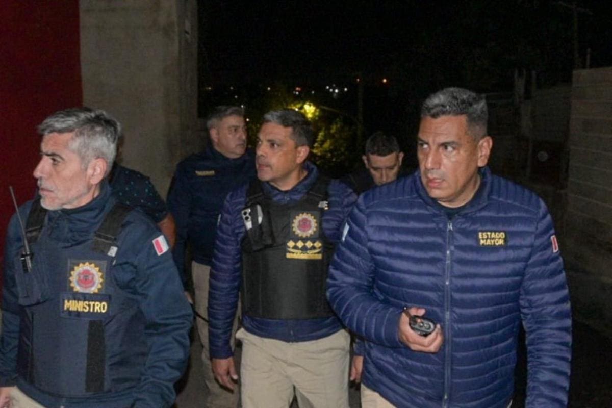 Comisario Juan Pablo Esquivel (derecha). Foto: Policía de Córdoba
