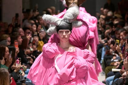 De Comme des Garçons a la riñonera viral de Uniqlo: por qué Japón es la gran potencia de la moda en Paris Fashion Week