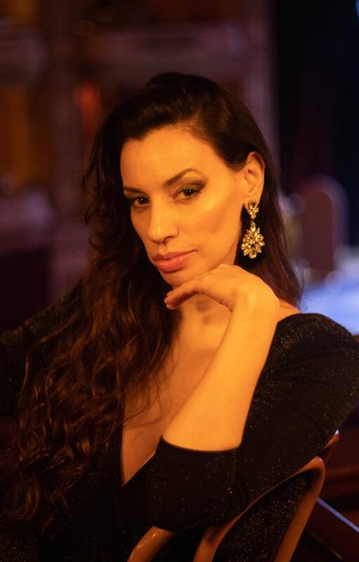 Como actriz y cantante, Ana Fontán alterna su trabajo en el país con sus numerosos proyectos en el exterior