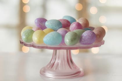 Cómo adornar los huevos para Pascua con chicos