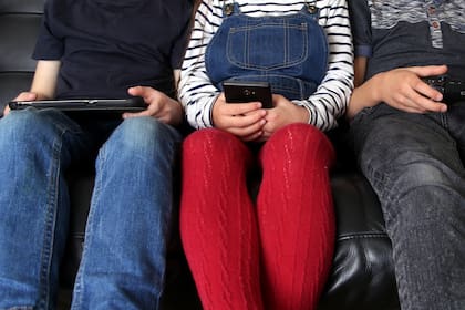 ¿Cómo afecta la adicción a las pantallas a la salud mental de los niños?